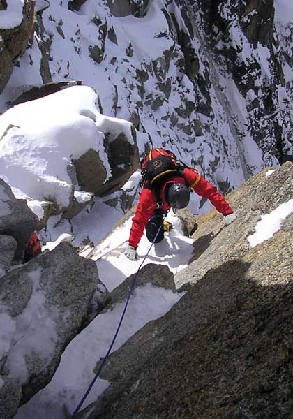 Winter mountaineering in the European Alps: technical level 5
