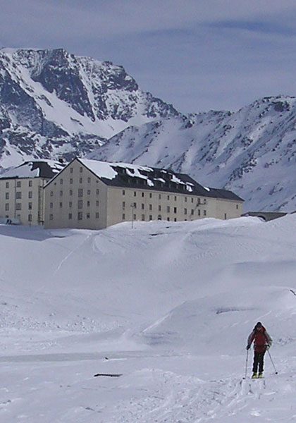 Ski mountaineering in the European Alps: technical level 4