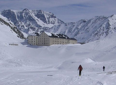 Ski mountaineering in the European Alps: technical level 4