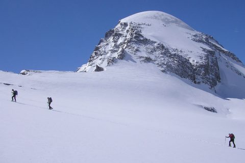 Ski mountaineering in the European Alps: technical level 5