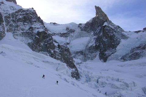Ski mountaineering in the European Alps: technical level 6