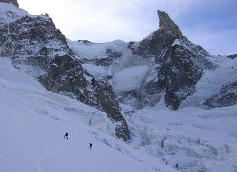 Ski mountaineering in the European Alps: technical level 6